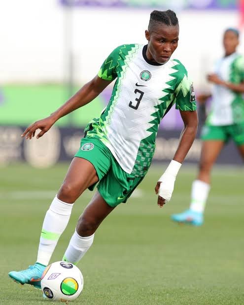 NGSuper_Falcons's tweet photo. ✅️16 years with us!
✅️4 World Cup appearances
✅️5 WAFCON titles
✅️7 WAFCON apperances
✅️84 caps.

At 34, Osinachi Ohale is walking away from international football 

Thank you, Ohale. Nigeria salutes you. 🇳🇬🦅

#OsinachiOhale #Legend https://t.co/mOygMicNpq