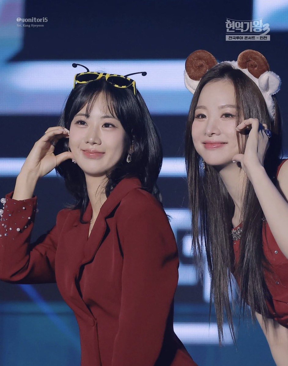 bestiearchive's tweet photo. BESTie being unfairly labeled traitors despite remaining friends and being friendly with EXID members :( https://t.co/OceFY71D6E