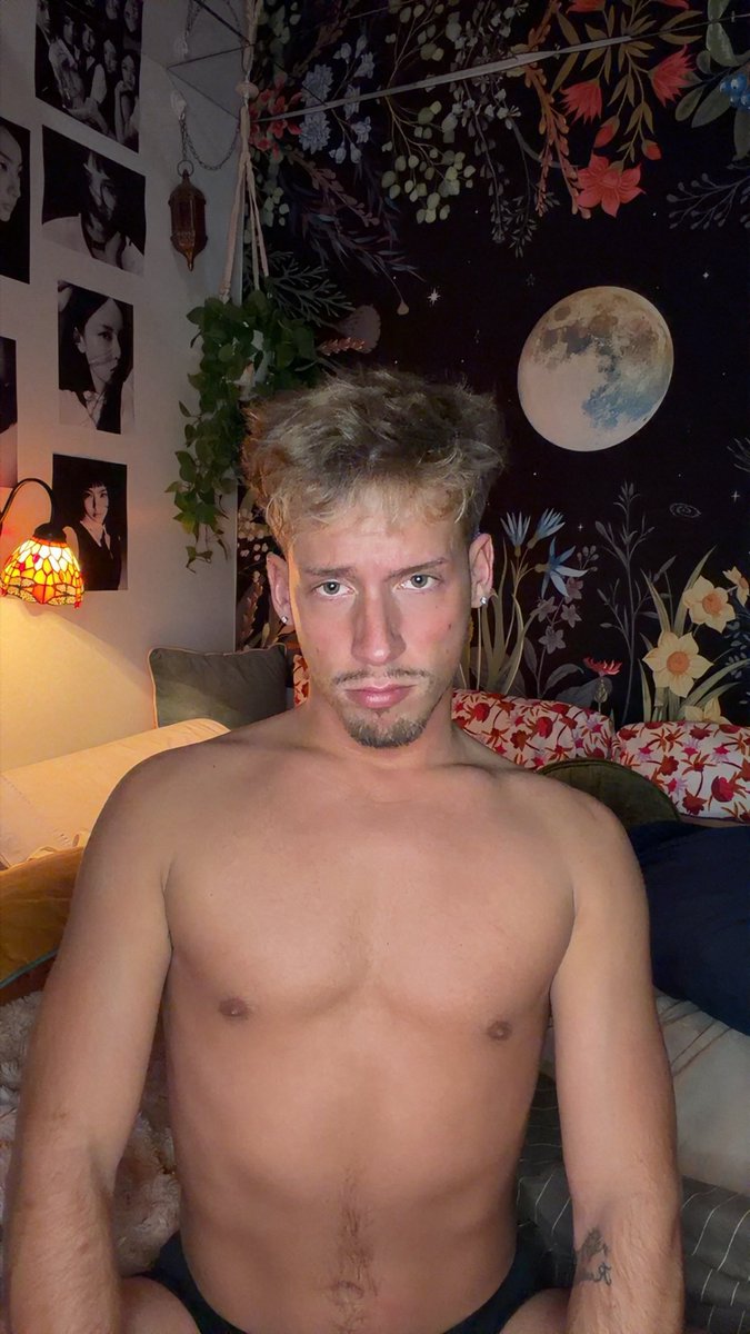 urfavtwunk25's tweet photo. Who wants to cum over for the weekend 🥺🤤 #mlm https://t.co/mGUNTi8so5