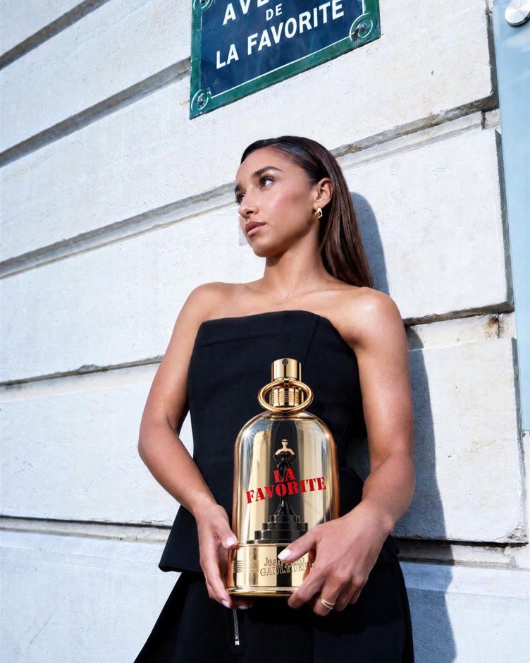 lnstantFoot's tweet photo. Sakina Karchaoui est la nouvelle ambassadrice de la marque Jean-Paul Gaultier. ✨ https://t.co/rmu12sUVM7