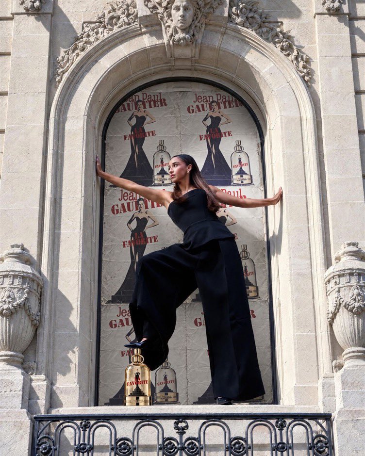 lnstantFoot's tweet photo. Sakina Karchaoui est la nouvelle ambassadrice de la marque Jean-Paul Gaultier. ✨ https://t.co/rmu12sUVM7