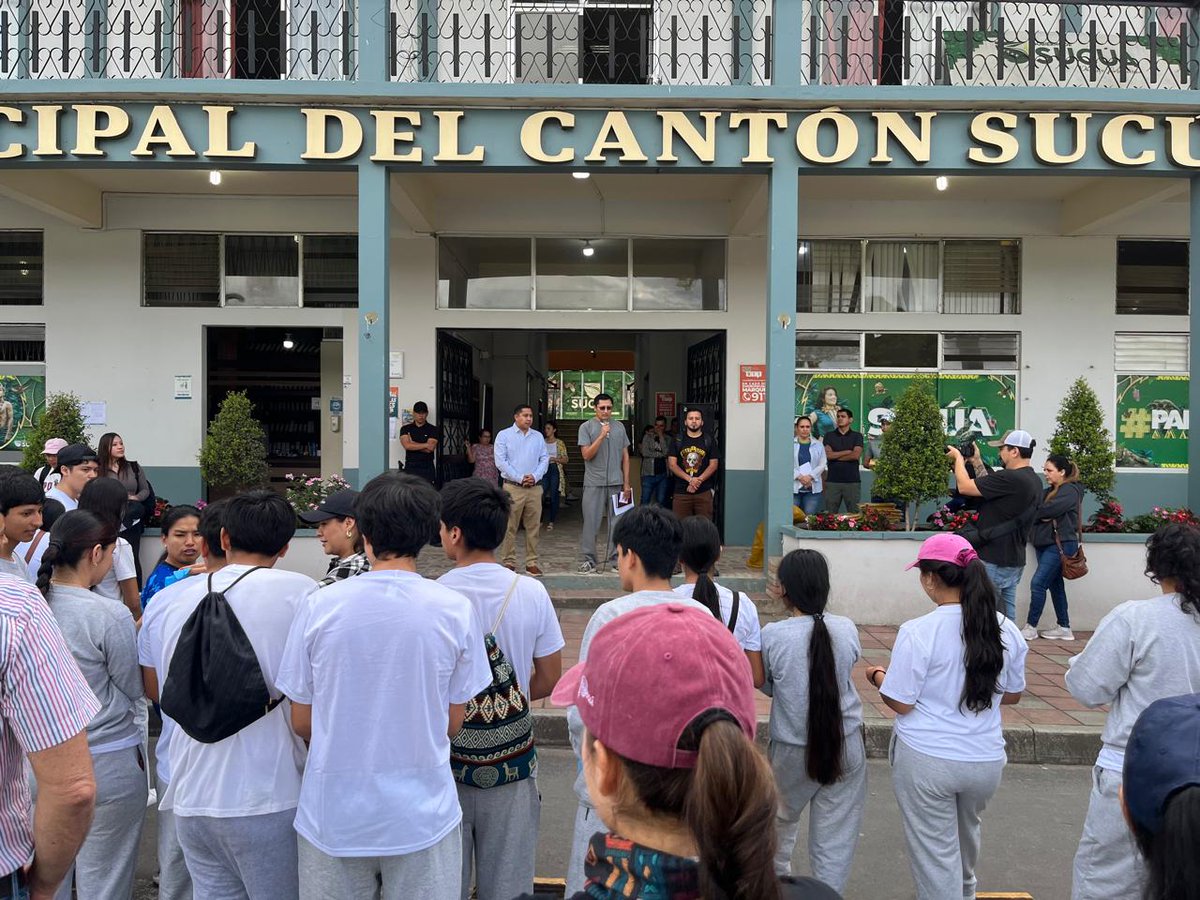 dpsmorona's tweet photo. #Entérate | 🦟 ¡Juntos prevenimos el dengue en Sucúa!
.@Salud_Ec  través de la @dpsmorona , en coordinación con el Gobierno de Sucúa y la Jefatura Política , impulsó mingas de limpieza en 22 barrios urbanos y periféricos del cantón. https://t.co/MpLrcxZ7S5