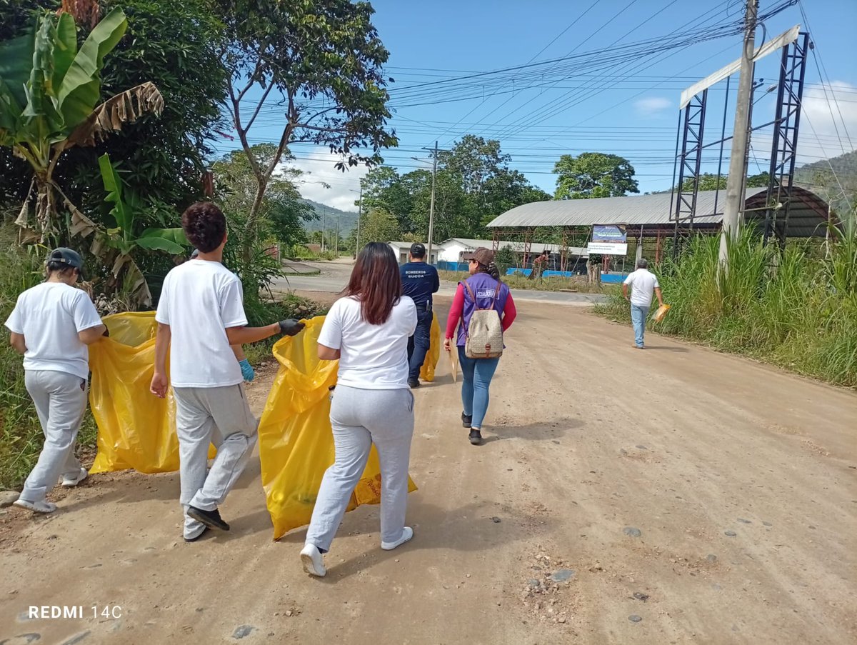 dpsmorona's tweet photo. #Entérate | 🦟 ¡Juntos prevenimos el dengue en Sucúa!
.@Salud_Ec  través de la @dpsmorona , en coordinación con el Gobierno de Sucúa y la Jefatura Política , impulsó mingas de limpieza en 22 barrios urbanos y periféricos del cantón. https://t.co/MpLrcxZ7S5
