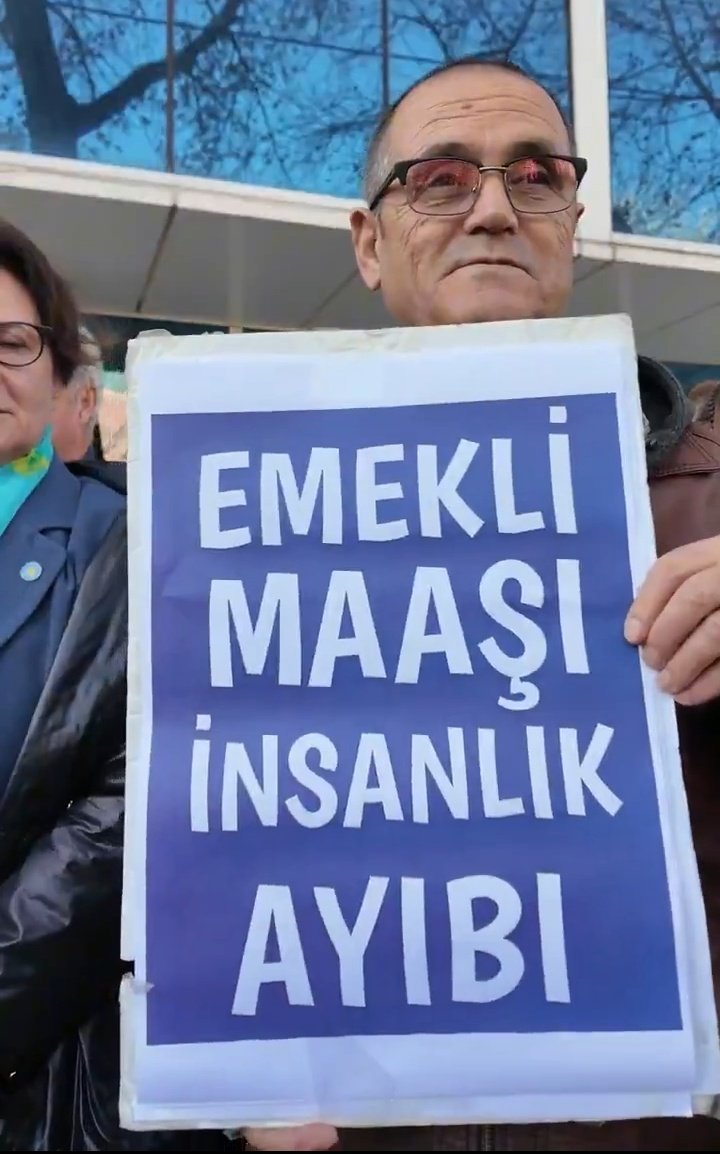 zrKfh's tweet photo. EMEKLİ İNSANCA YAŞAM İSTİYOR 

#ParaiçinDeğilOnurumuziçin https://t.co/hwmojvcpj3
