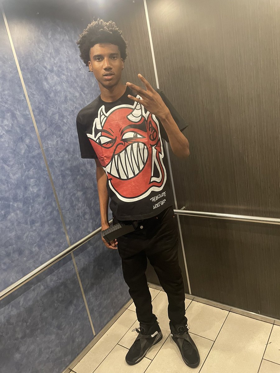 davis_ja51933's tweet photo. Soldier stuck and my ways I got prided🧤🔥#thereaper #him #popit #gaveit #memphis #LLSTAMPTED #shinegod https://t.co/CXQUtLfn8E