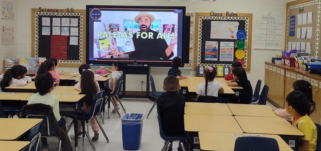 RooseveltBronc1's tweet photo. 📚🤠 Our Roosevelt Broncos had a great time participating in H-E-B Read 3 Big Texas Read In!** 🤠📚
We celebrated the joy of reading, explored great books, and shared our love for literacy! ❤️📖
#HEBRead3BigTe #RooseveltBroncos #ReadingRocks #Read3ReadIn #HEB https://t.co/teB3vw7Mbe