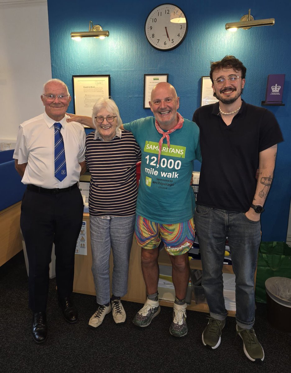 Sams_Liverpool's tweet photo. Liverpool and Merseyside Samaritans were very happy to welcome Dave doing the listening walk fundraising for @samaritans this evening in our branch for a cup of tea and a chat. Well done Dave and keep up the amazing work. https://t.co/WfmHeslAu2
#listeningwalk #samaritans https://t.co/DgO2hWOEFd