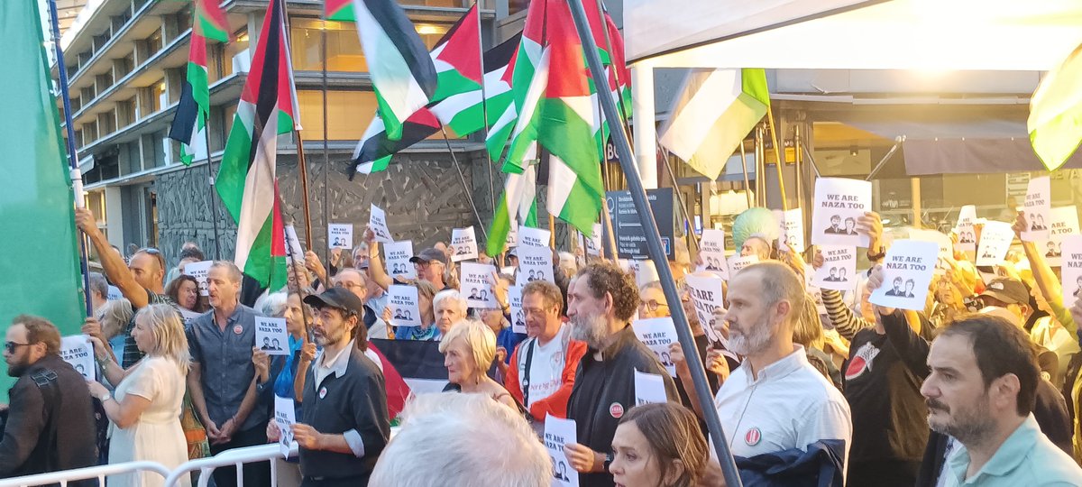 ralf_streck's tweet photo. Gaur Donostia
Avui a Donostia
#WeareNazatoo
Filmschaffende solidarisieren sich auf dem internationalen Filmfest in Donostia #ssiff2026 mit den bedrohten Naza-Filmemachern und fordern den Stopp des #Völkermords #Israels in Gaza. https://t.co/jq2mIpio2T