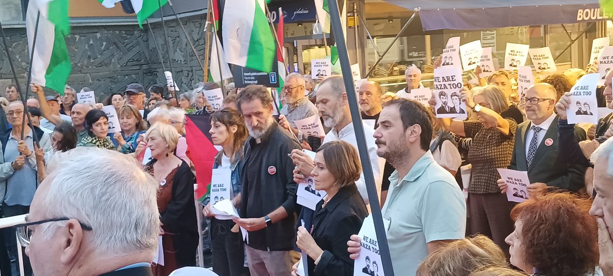 ralf_streck's tweet photo. Gaur Donostia
Avui a Donostia
#WeareNazatoo
Filmschaffende solidarisieren sich auf dem internationalen Filmfest in Donostia #ssiff2026 mit den bedrohten Naza-Filmemachern und fordern den Stopp des #Völkermords #Israels in Gaza. https://t.co/jq2mIpio2T