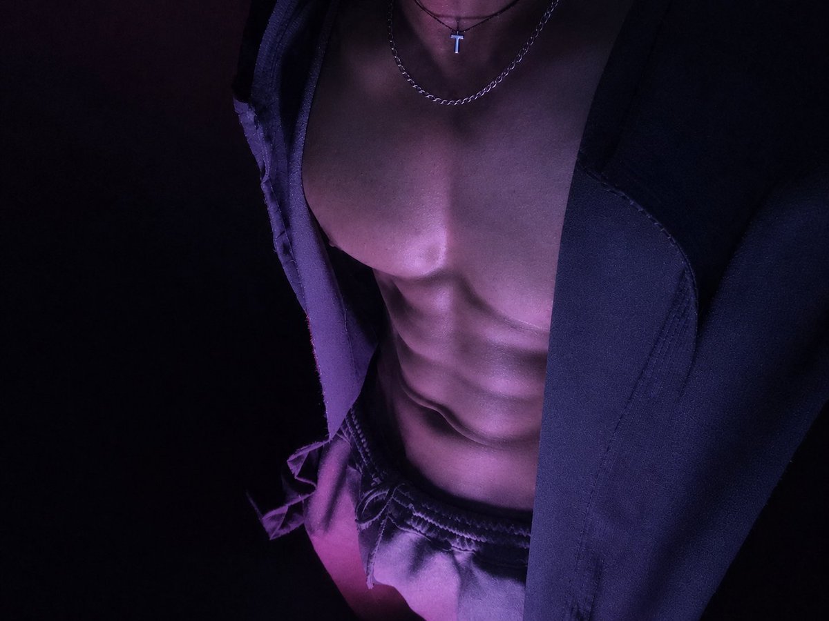 caideoma123's tweet photo. K7 ms chs X tìm ae gym bro https://t.co/KCTR9c6ToZ