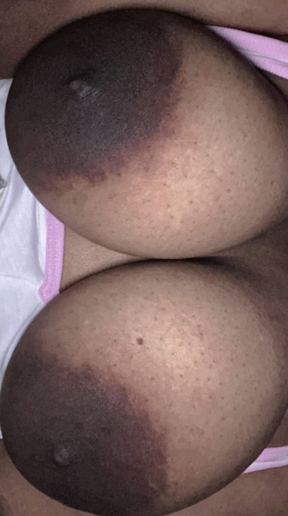 vayahsmoon's tweet photo. i want attention so heres my boobs 
˚.⋆꒰১ ໒꒱⋆.˚ 

#nsfwtwt #findom https://t.co/m0Gt35Y4l7