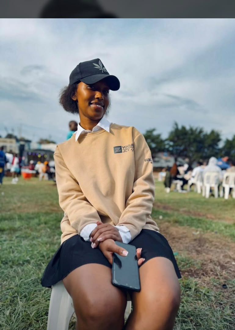 Aine256Timothy's tweet photo. You'll meet the Youngest Pilot @DorahNanku32475 
My Leader, Former Chairperson School council @kibuburagirls school in Ibanda..
and my #crush🤣

She is a Year older, We thank God..
Continue working Your Way out.
Your Destined For Greatness Dear https://t.co/oaWv3YM1a9
