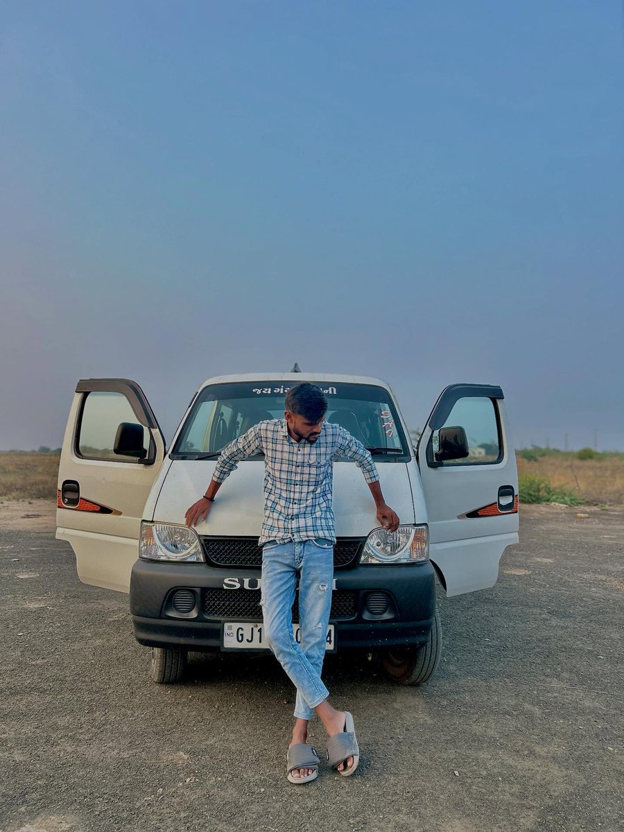 AngeloKemmerlin's tweet photo. હું મારા નિયમો પર જ જીવું છું; દુનિયાની વાતો તો પવન જેવી છે. https://t.co/x9xnnUTTmf