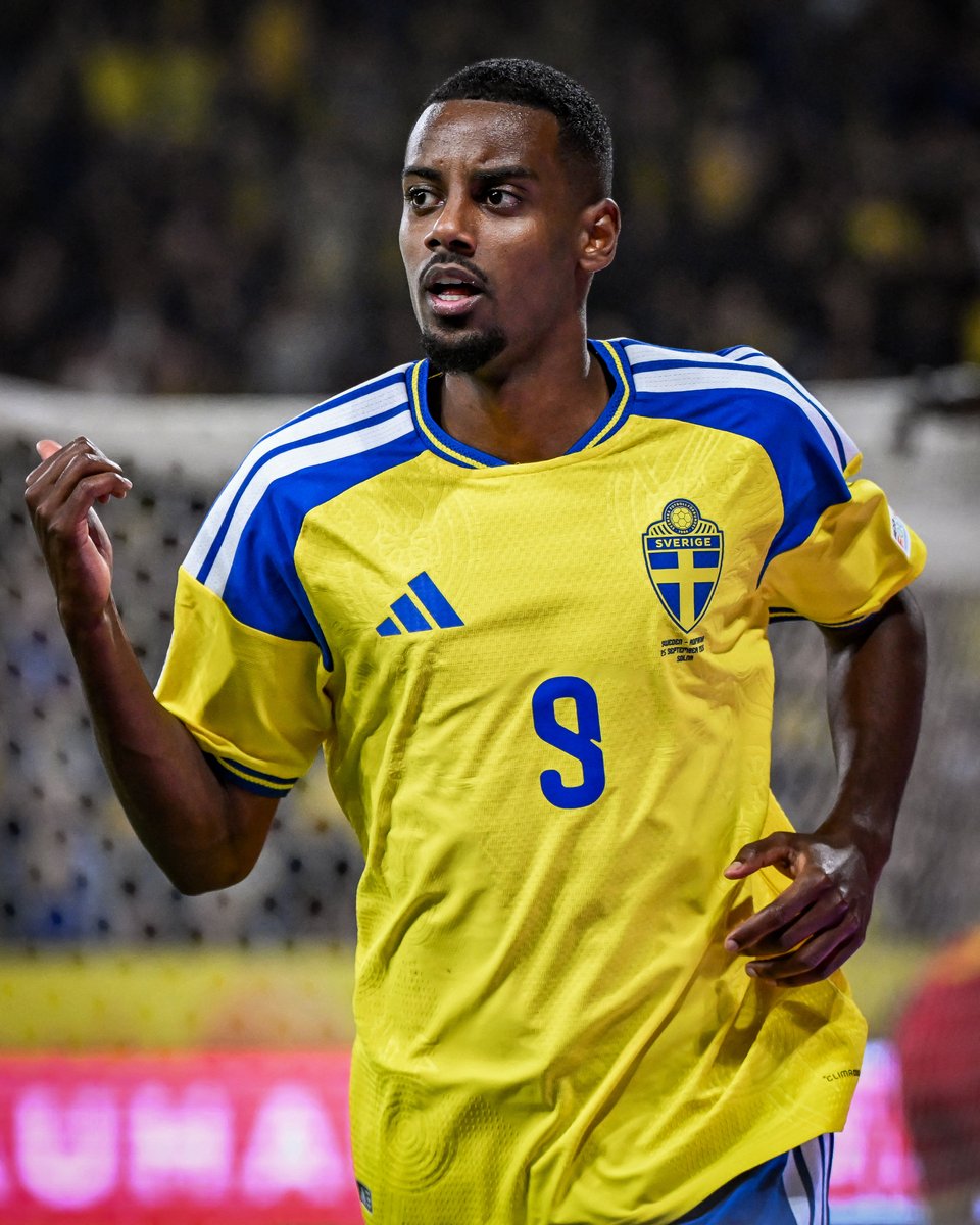 brfootball's tweet photo. 20'—Isak ⚽
43'—Gyökeres ⚽

Sweden's striker duo at it again 🇸🇪 https://t.co/VnidDJF0hW