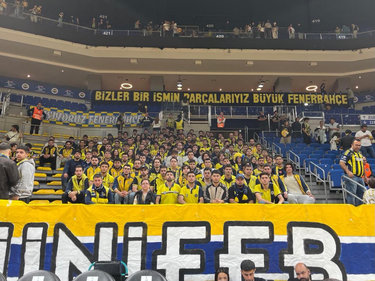 1907unifeb's tweet photo. SEVDİK SENİ HER ŞEYDEN ÇOK https://t.co/VkNHZHMaA1