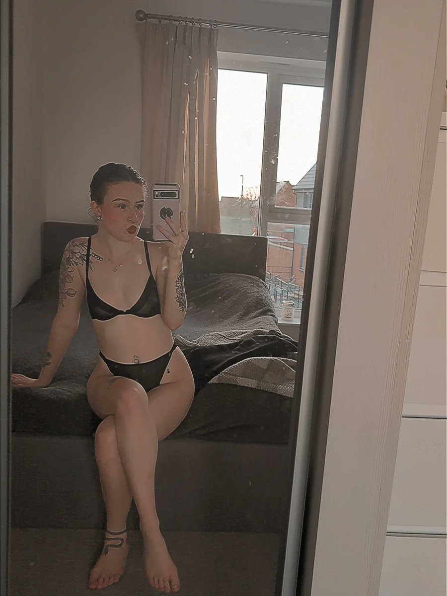 DodsonAlbe98394's tweet photo. Girl-next-door energy… until we’re alone. https://t.co/0bSFw8fy79