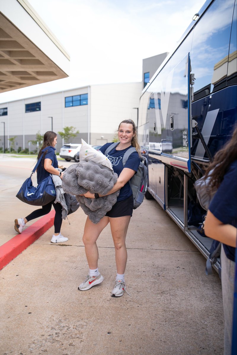 ORUVolleyball's tweet photo. On the way🚍

#ORUVB | #GoldenStandard https://t.co/RUNSn3X5w1
