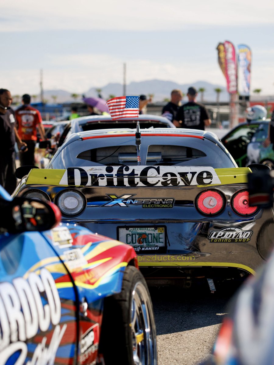 FormulaDrift's tweet photo. One hour to showtime. PROSPEC finale in the desert. ๐๏ธ
#FormulaD #FormulaDRIFT #FDLV https://t.co/iDmPmDhO3E