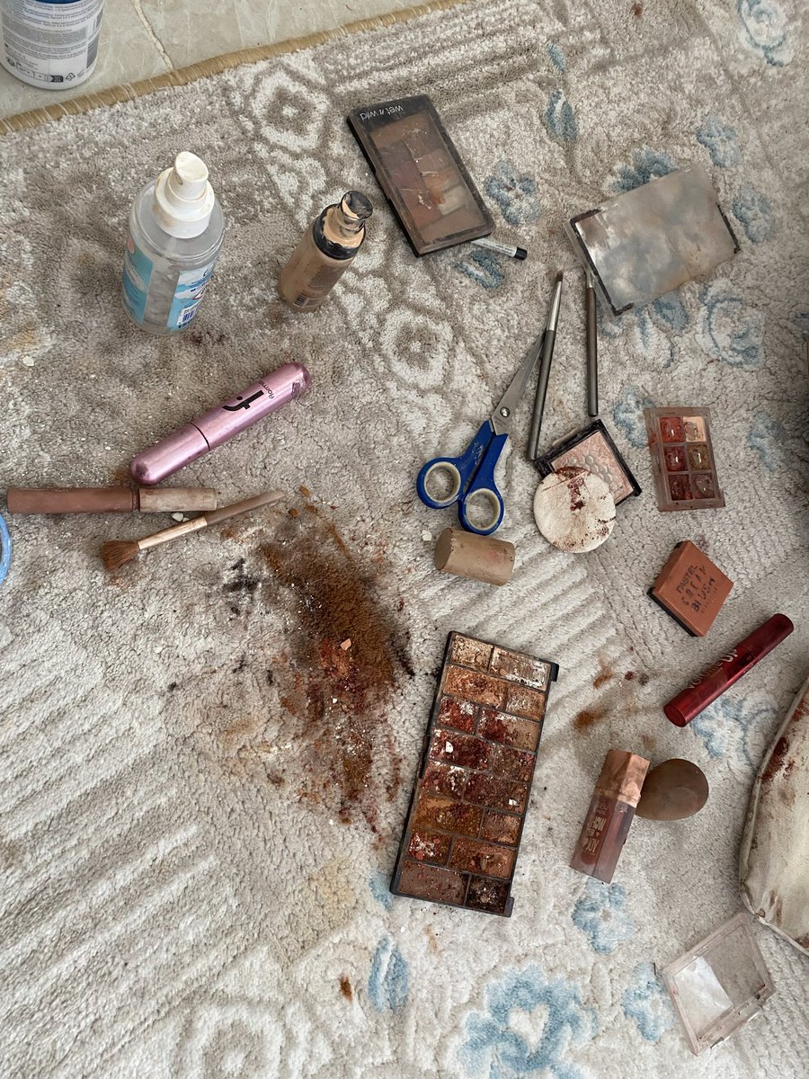 allmecruh's tweet photo. Onlar artık başkasının yeğeni olabilir. Evlatlık yeğen verilir, isteyenler dm lütfen ve ayrıca oldukça sakinim kesinlikle dünyam başıma yıkılmadı. https://t.co/ZfLihZ83Vr