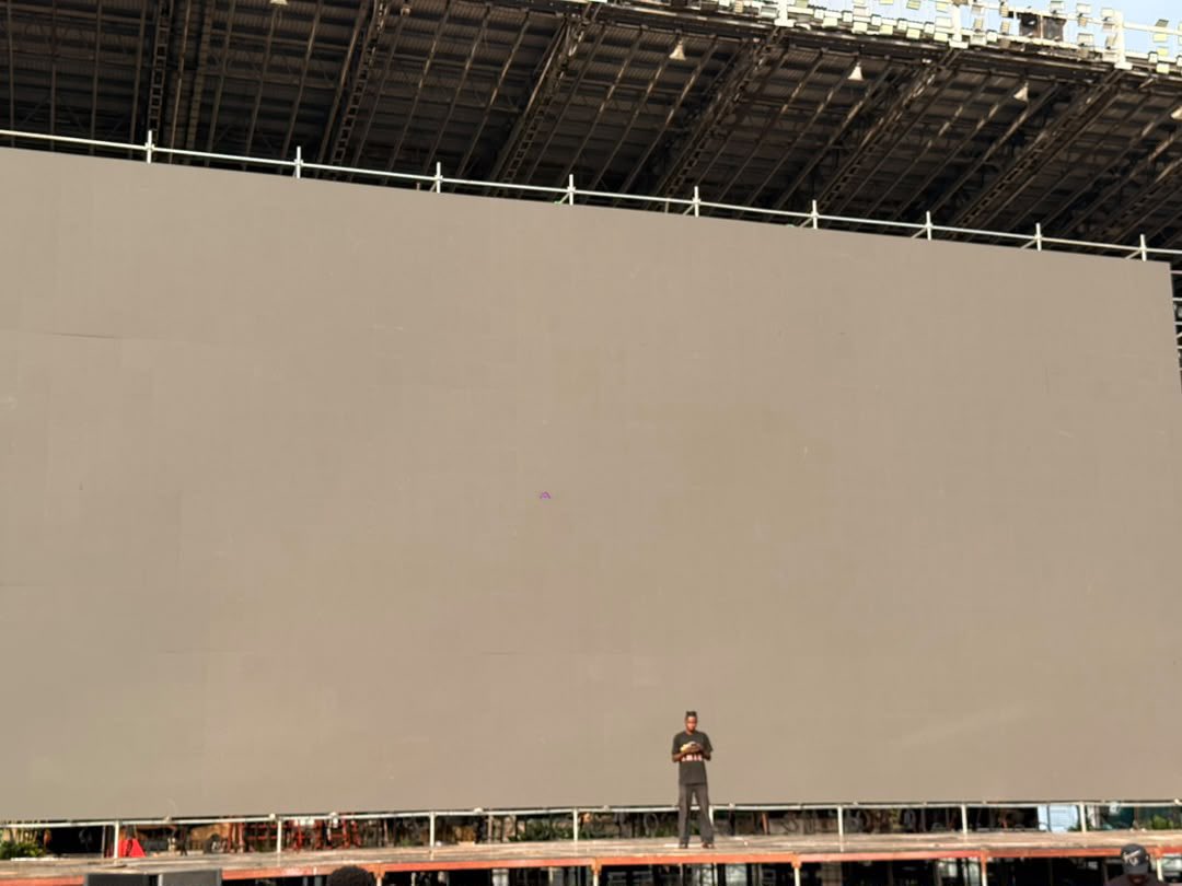 airsaay's tweet photo. Thank you, Damilola Osikoya, for daring to dream this big.
A 100ft by 50ft screen. A record-breaking experience. Tomorrow, Switch Visuals brings it all to TBS, and we make history.❤️ https://t.co/CfWR2RvmQb
