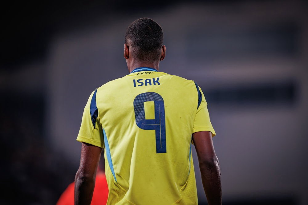 LFCPulseFan's tweet photo. 5️⃣🇸🇪 Alexander Isak has scored 5 goals since the start of the season for club and country.

#AlexanderIsak #Isak #NUFC #NewcastleUnited #Sweden #Sverige #PremierLeague #Blågult #Football #Goals #StJumesPark #Striker #FootyTags https://t.co/XBPb9xwutM