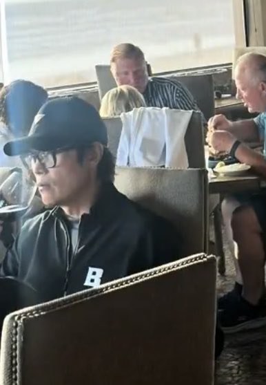 adelchikkk's tweet photo. Man should’ve moved the camera so we could see who he’s drinking wine with 😒 https://t.co/8zKfGhmHxm