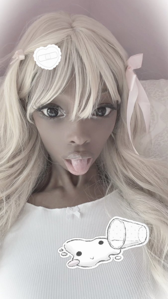 lambloli's tweet photo. blep https://t.co/aCbxozxboq