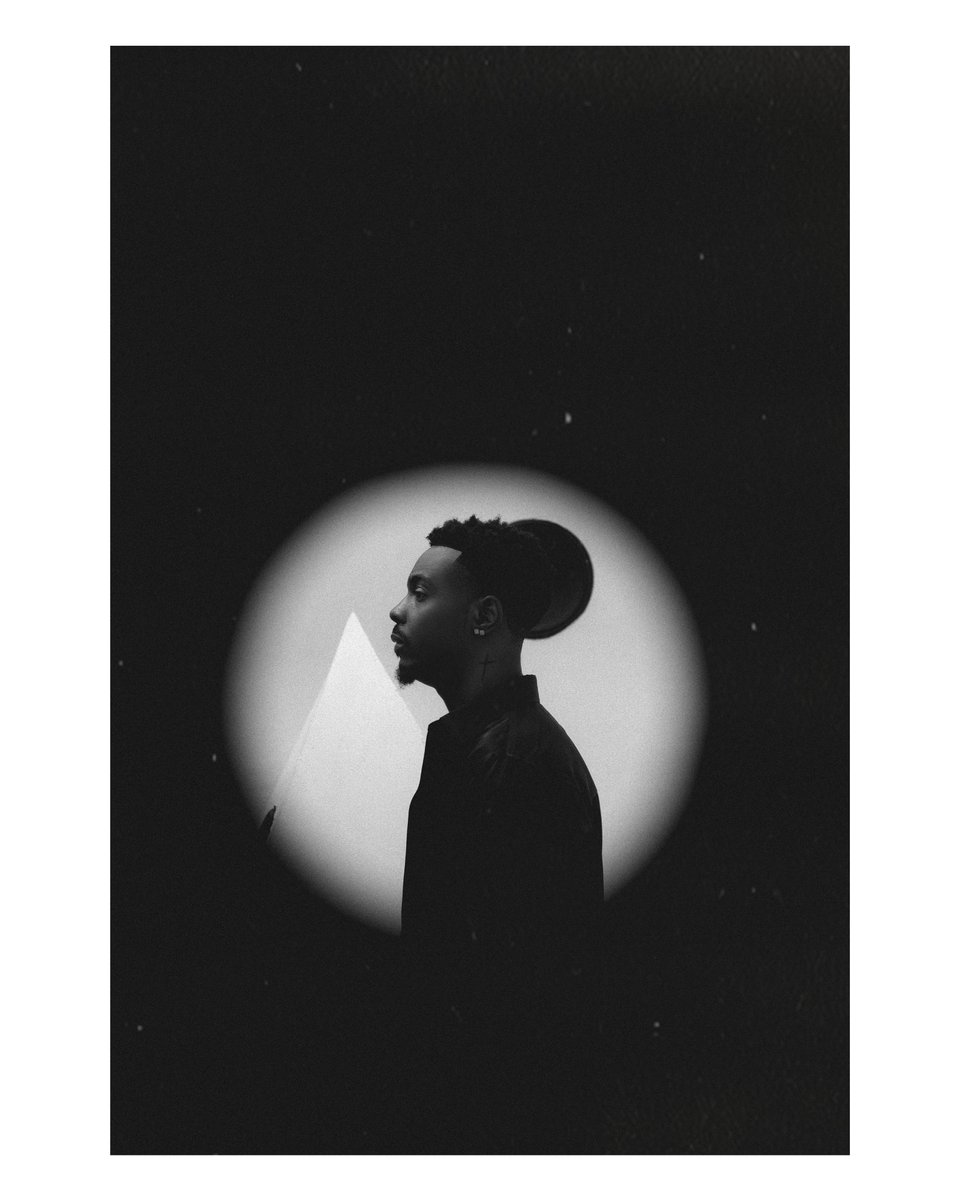 _teeshots_'s tweet photo. Visuals for Dear London - @YoungJonn 📝

Photography - @RubyOkoro 
Production - @reportinglivefromspace &amp; @atidestudios
Cover - @OnyemaObiomaa 
Photography Assist &amp; Retouching - @_teeshots_ 
Creative direction - @rubyokoro @JoshuaAhazie @youngjonn

#Teeshots https://t.co/OwsjQmeP8K