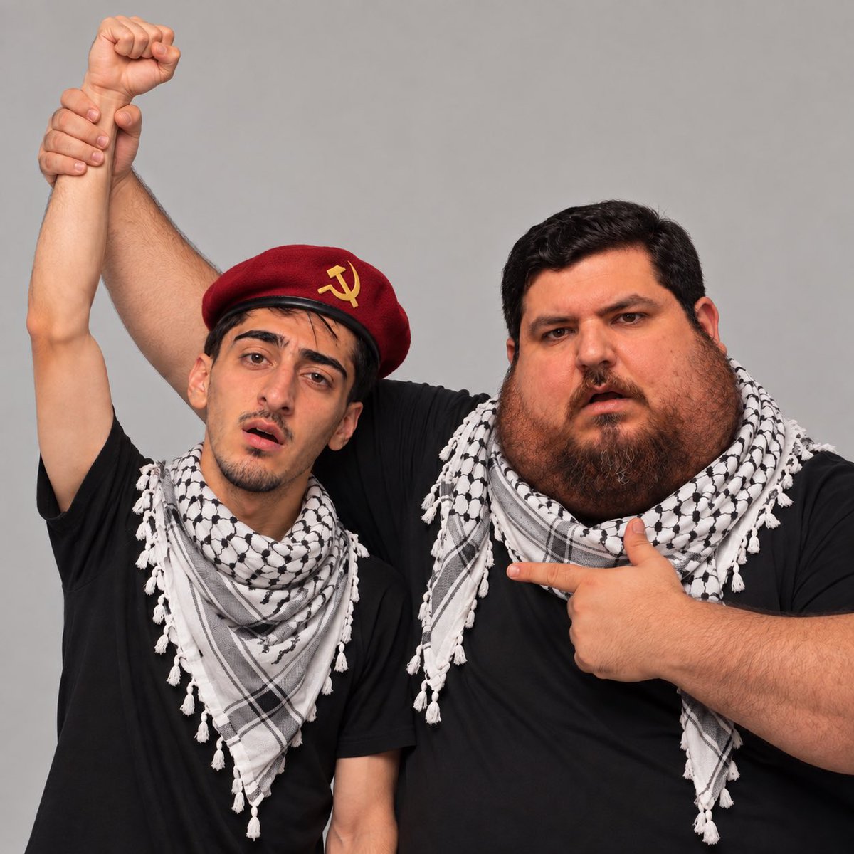 Ehen1wwp's tweet photo. تمجید دوماد بیکار رئیس شوارای عالی امنیت ملی از سروش، فنچ کف اندر توییتری!

ایشان فردی انقلابی، با سواد و‌بی نظیر هستند 😆

@M__niknejad 
@SoroushTamBU 
@SoroushTams https://t.co/p21LPScxE7
