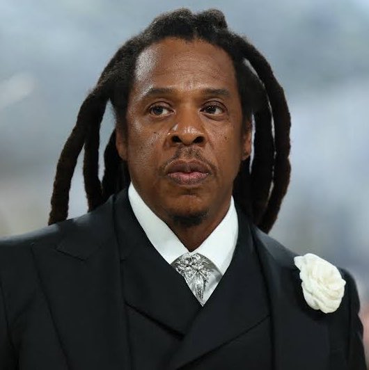 updatecharts's tweet photo. 🚨 Mulher que acusou Jay-Z de abuso sexual RETIRA alegações e afirma à Justiça que NUNCA conheceu o rapper.

Em novo documento, ela NEGA ter conhecido Jay-Z e declara que agiu voluntariamente e sem receber dinheiro. O caso, portanto, teve suas alegações centrais formalmente contestadas pela própria acusadora.