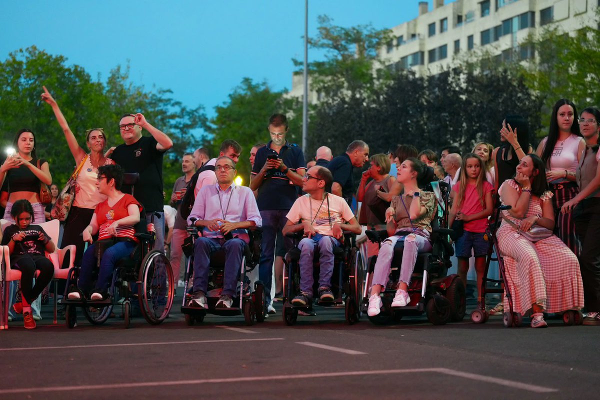 PPAytoVLL's tweet photo. 🔵 Música para disfrutar, inclusión para avanzar y solidaridad para transformar. La concejala @Ohara911 ha asistido hoy al ASPAYM CyL FestiVall, una de las actividades estrella del II Congreso Estatal de Juventud con discapacidad de CERMI, celebrado en Vallsur. https://t.co/KjtTtPosaS