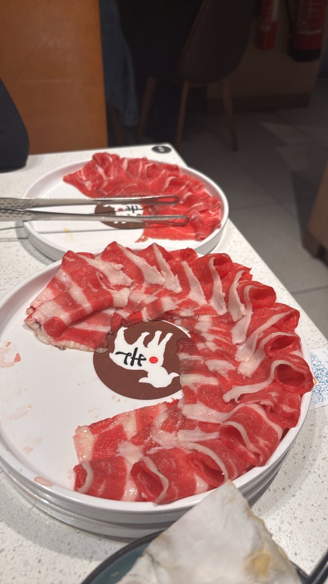callzycs's tweet photo. She wants da hotpot sooooo baddd @HappyLambHotPot https://t.co/lbhe8cSf07