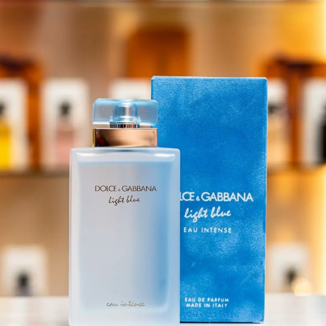 DotMoskozf's tweet photo. عطر Dolce &amp; Gabbana Light Blue Intense: انتعاش صيفي مستوحى من البحر المتوسط. مزيج من الليمون والتفاح الأخضر والياسمين، بقاعدة من العنبر والمسك بثبات يدوم طوال اليوم. السعر: 12 ألف. التوصيل لجميع محافظات العراق: 4 آلاف. https://t.co/e4aV2qzQO2