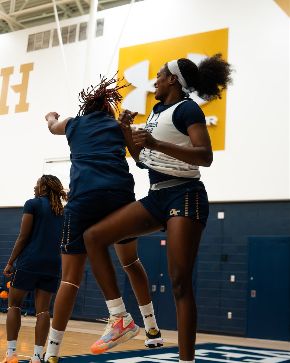 GTWBB's tweet photo. All smiles for the weekend 😄

#StingEm🐝 https://t.co/RxvBjvDXGw