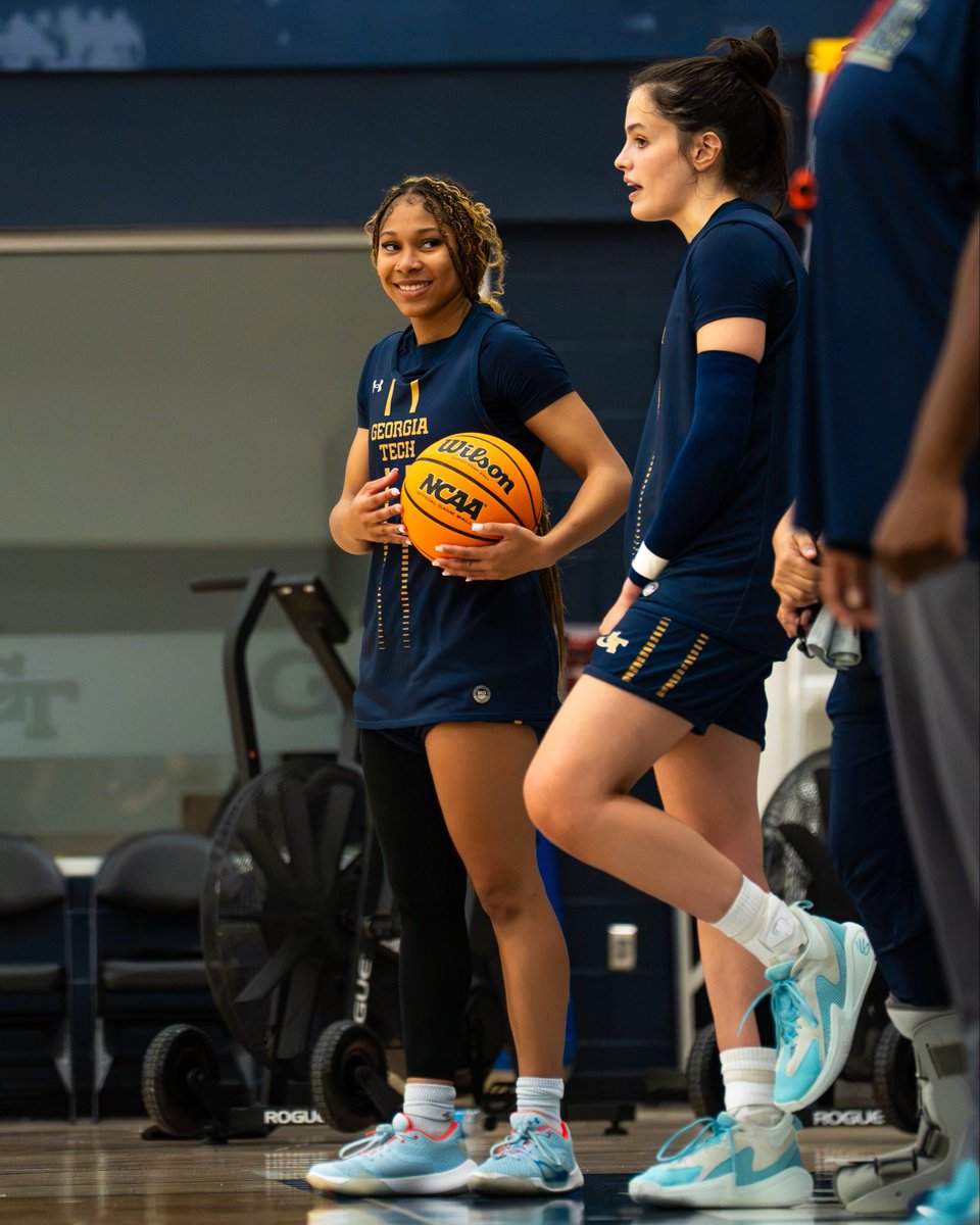 GTWBB's tweet photo. All smiles for the weekend 😄

#StingEm🐝 https://t.co/RxvBjvDXGw