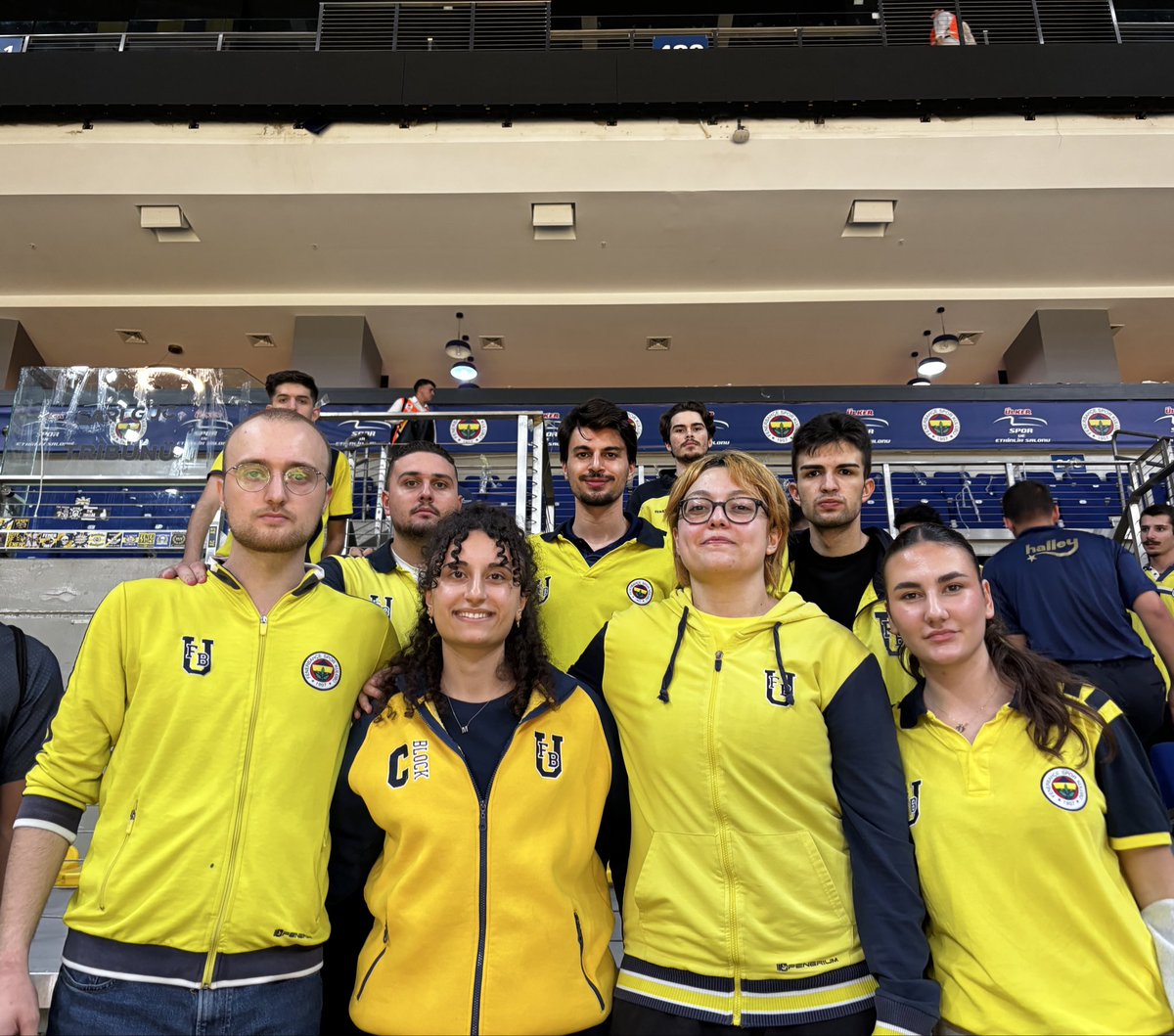 UFBIstanbul's tweet photo. 1907 ÜNİFEB İstanbul Üniversitesi örgütlenmesi olarak Fenerbahçemizi Bologna karşısında yalnız bırakmadık. https://t.co/GvmW8ThcPU