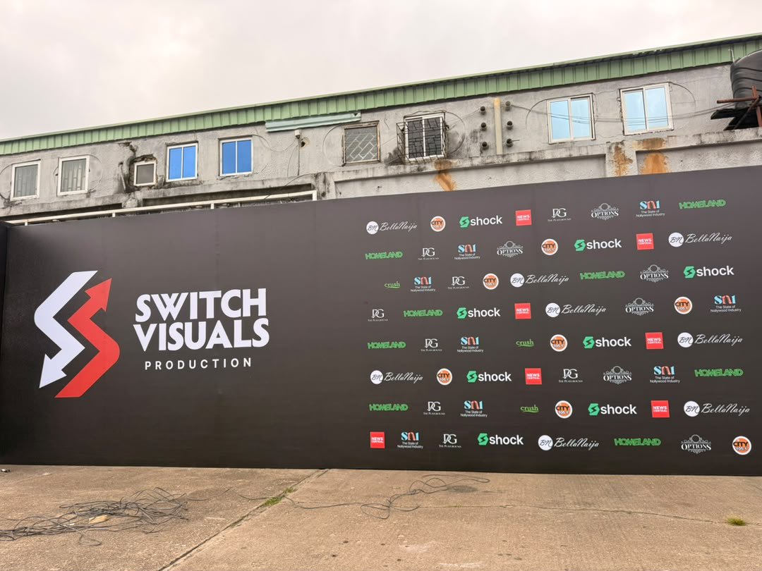 madias_1's tweet photo. The more I look at the setup, the more I understand just how krazy tomorrow is going to be.

50,000 people in one place, watching the same movie together. And that screen is so big that even people at the back will have a proper view. This is a serious production. https://t.co/zcnUOlKDae