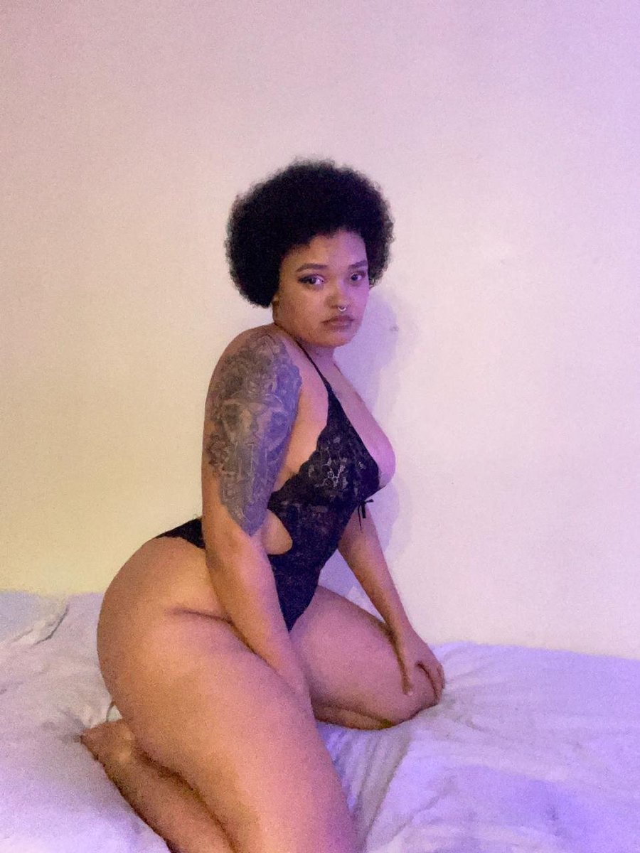 colrdgr8002773's tweet photo. Sexy Miss Lynique 🍑💦 DM for more https://t.co/EnAqKJOPLX