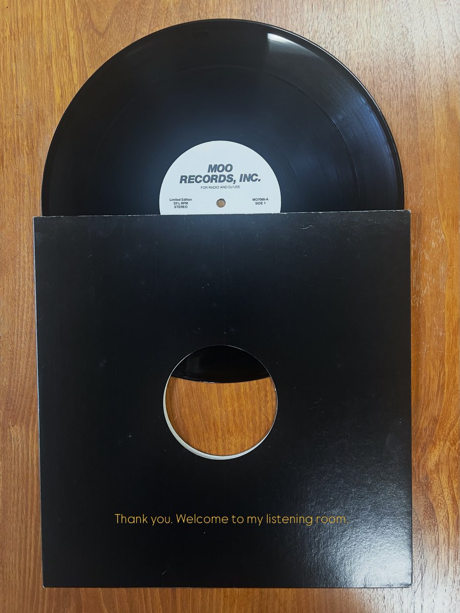 HedyReary's tweet photo. Welcome to my listening room: “Before I Let Go” by Maze featuring Frankie Beverly, released in 1989. https://t.co/6ry7EgcM40