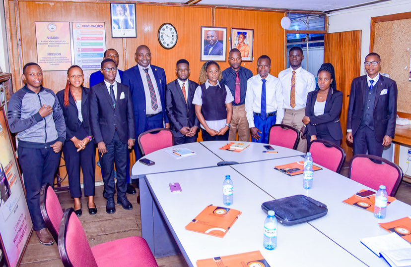 Bahundira4G's tweet photo. 𝗣𝗿𝗼𝘂𝗱 𝘁𝗼 𝗵𝗮𝘃𝗲 𝗮𝘁𝘁𝗲𝗻𝗱𝗲𝗱 the UESA NEC Meeting on 24 Sept at Teachers’ House, Kampala. As 𝗚𝗲𝗻𝗲𝗿𝗮𝗹 𝗦𝗲𝗰𝗿𝗲𝘁𝗮𝗿𝘆, I joined fellow NEC members and our Patron, 𝗠𝗿. 𝗕𝗮𝗴𝘂𝗺𝗮 𝗙𝗶𝗹𝗯𝗲𝗿𝘁, @UNATU General Secretary, to discuss education matters. https://t.co/M0P8Fj2RrV