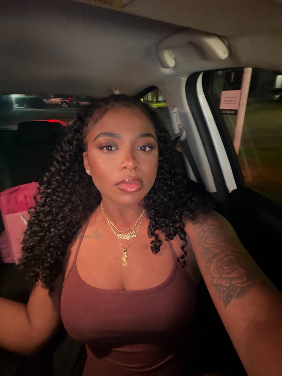 _Badk3's tweet photo. baby girl is not average
I know I, got a lil' taste 'cause my bitch is the baddest https://t.co/UzNUpF4Whs