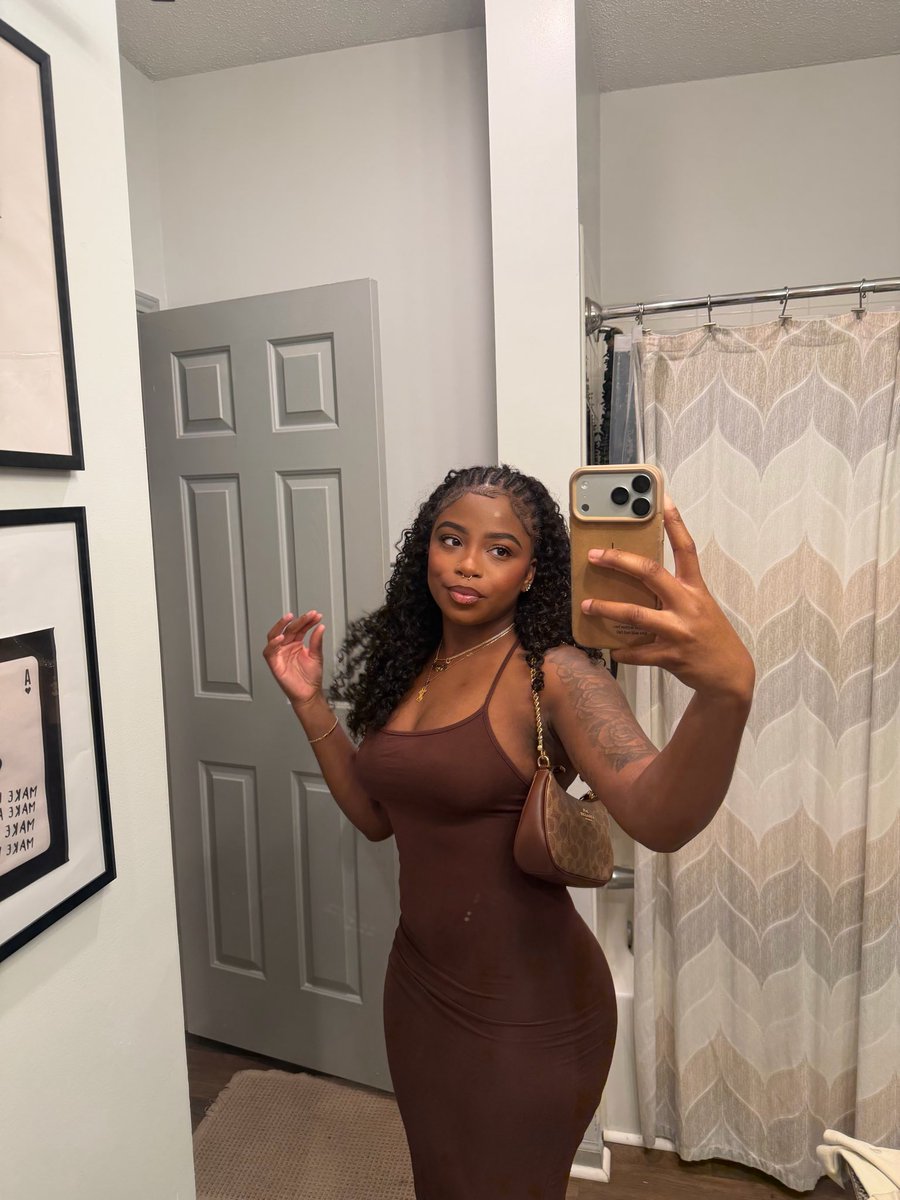 _Badk3's tweet photo. baby girl is not average
I know I, got a lil' taste 'cause my bitch is the baddest https://t.co/UzNUpF4Whs