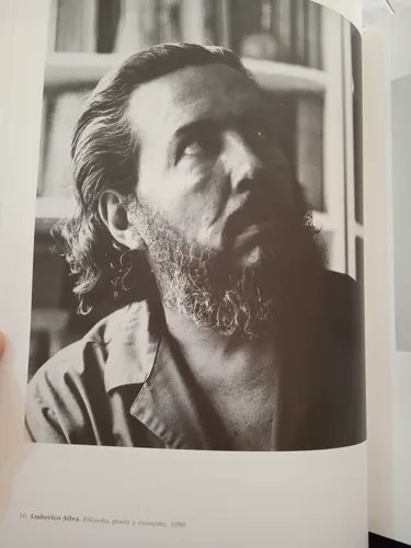 AlezonesLeo's tweet photo. ...el muerto del vino solo se resume
en algún otro cuerpo
para temblar y decir
si fui yo su grial

Leonardo Alezones Lau https://t.co/jVFwwjzhwS