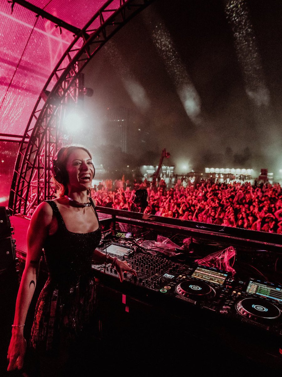 saralandrydj's tweet photo. thank you Tokyo for riding w me through a TYPHOON 🖤 love you so much! @UltraJapan https://t.co/4v8N9UfzIy