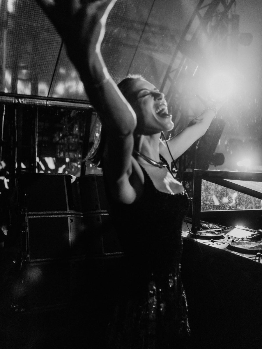 saralandrydj's tweet photo. thank you Tokyo for riding w me through a TYPHOON 🖤 love you so much! @UltraJapan https://t.co/4v8N9UfzIy