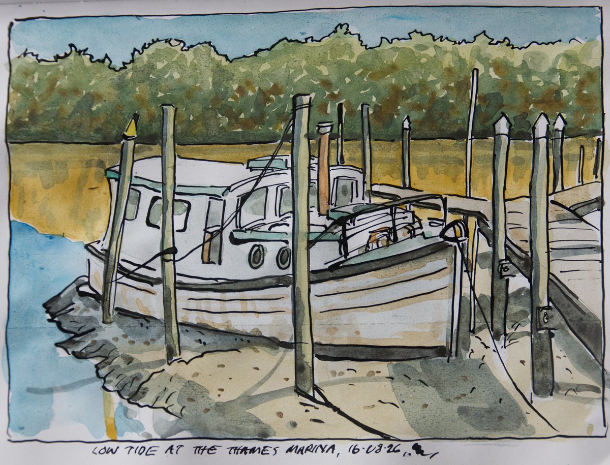 MitziePetr0k's tweet photo. Low tide at the Thames marina. I’ve included a rough preliminary sketch this time. It has plenty of flaws, but I still quite like it. Drawing and watercolor. https://t.co/gvUHJU27k6