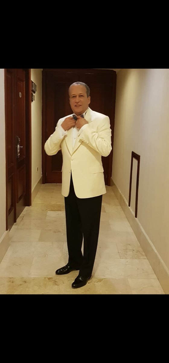 ingridmendozap's tweet photo. Hoy Reinaldo cumpliría 70 años.
Hay personas que se van físicamente y, sin embargo, siguen habitando nuestra vida de muchas maneras… en los recuerdos, en las historias, en las canciones, en una risa que vuelve de repente.
Hoy celebro su vida y agradezco la suerte de haber compartido gran parte de la mía con él. Aunque confieso que me hubiera encantado verlo llegar hasta aquí.
Feliz cumpleaños hasta el cielo, mi Rei. ❤️