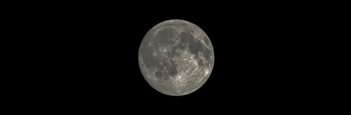 lsky38's tweet photo. Tonight’s moon https://t.co/HNM55UGqHX