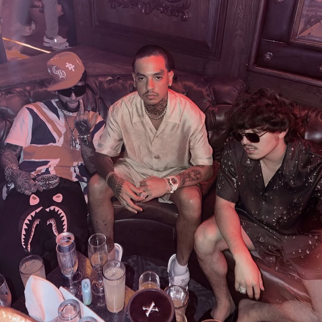 nataaagoat's tweet photo. El 2026 de Nata:

-Vuelve a los corridos y saca el mejor album del año

-Siempre anda drogado

-Llena 2 fechas seguidas en el Foro Sol y canta himnos OG

-Saca “Olivia La Flaka” y tumbará a Karol G del Top 1 MX

-Se reconcilia con Ovi y Junior H

En efecto, volvió NATAKONG 😈🦍 https://t.co/jTiouxHCjb