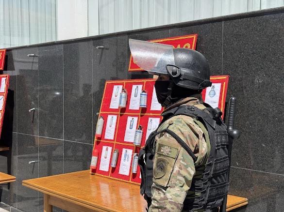 SeanParnellASW's tweet photo. Partners who choose order and show strength will not stand alone. 

This week’s Multinational Military Exchange in Bolivia brings U.S. Marines and our A3C partners together to put that principle into practice. We stand ready to counter every threat from orchestrated riots to narco-terrorism. 

Our message is clear: We do bad things to bad people.